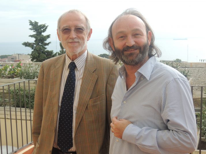 Jordi Folgado, responsable de la Fundació Vicente Ferrer a Espanya (esquerra), i Moncho Ferrer (dreta), director de programes de la Fundació i fill de Vicente Ferrer. 