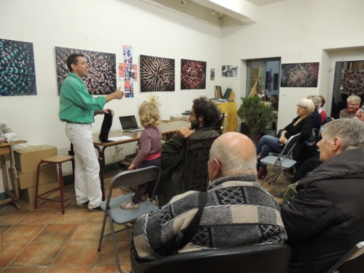 Acte de presentació de la mostra al local de l'entitat occitana a Carcassona (foto cedida)