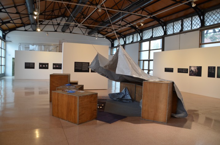 L'exposició 'Síria, la paraula de l'exili' es pot veure al Tinglado 4 del Moll de Costa (foto: Manuel Caro - Port de Tarragona) 