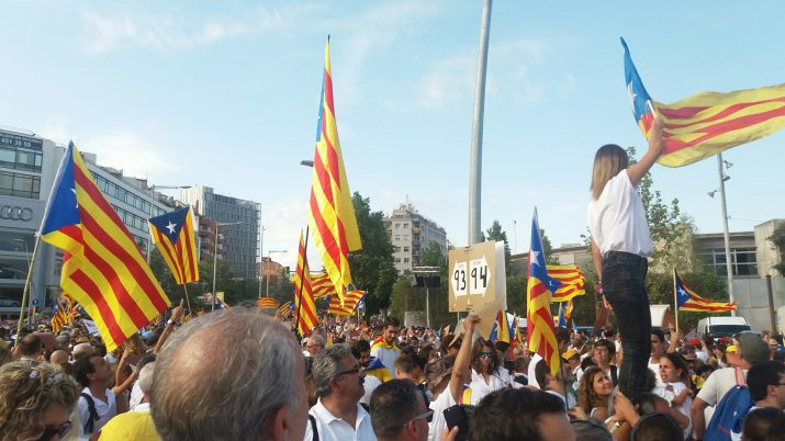 Un instant de la manifestació de la Diada, als trams de la Via Lliure assignats al Tarragonès (foto: MERITXELL GUILLEMAT) 