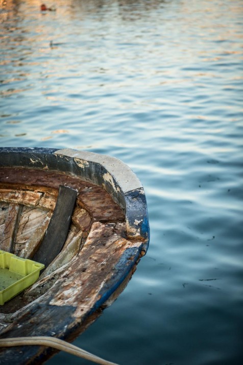 Detall d'una barca de pesca al Serrallo (foto: DAVID OLIETE) 