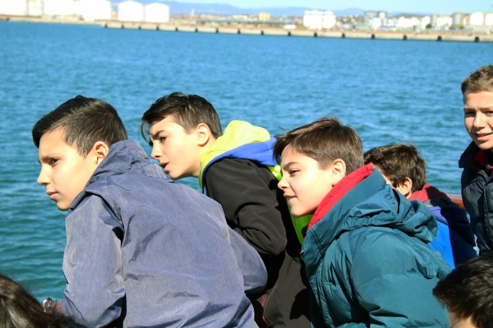 Els alumnes de Conca admiren el port de Tarragona en una de les activitats organitzades pels companys de La Salle Torreforta 