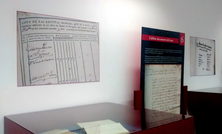 L’exposició “50 documents portuaris” es podrà visitar fins al 17 de juny al vestíbul de l’Arxiu del Port de Tarragona. Fotografia: Pineda Vaquer