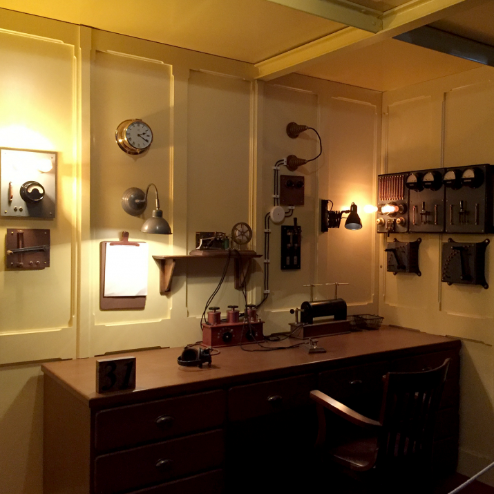 Reproducció exacta de la cabina de transmissió/ràdio del Titànic. Pionera juntament amb el seu inventor: Guglielmo Marconi, enginyer en electrònica. Foto: ALEIX COSTA