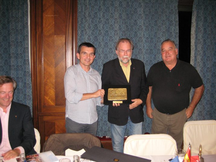 D'esquerra a dreta: Ricard Lahoz, periodista. Josep M. Buqueras, president Rotary Club Tarragona; i Pere Joan Salas, macer (foto: Rotary Club)