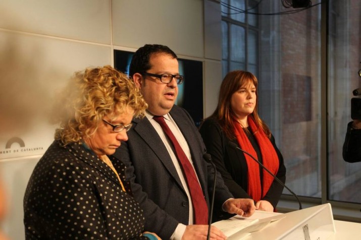Marina Geli, Joan Ignasi Elena i Núria Ventura, els tres diputats del PSC que han votat aquest dijous a favor de la consulta (foto: ara.cat)