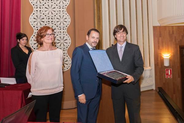 Miró recull el premi de la Fundació Fundolor