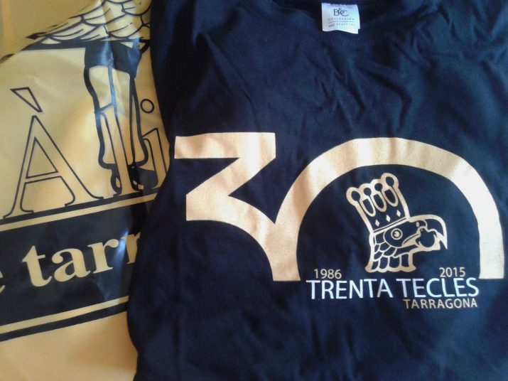 Samarreta commemorativa de les trenta tecles de l'Àliga de Tarragona  i domàs oficial 