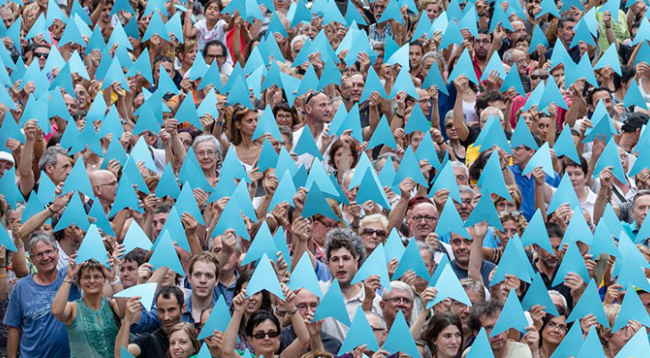 Participants  a la Via Lliure a la República catalana del passat 11 de setembre. (Fotografia: Òmnium Cultural)