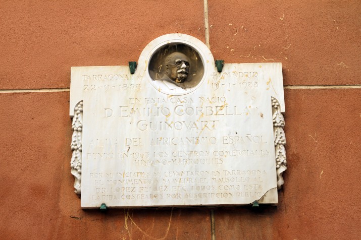 Placa que recorda la casa de Tarragona on va néixer 
