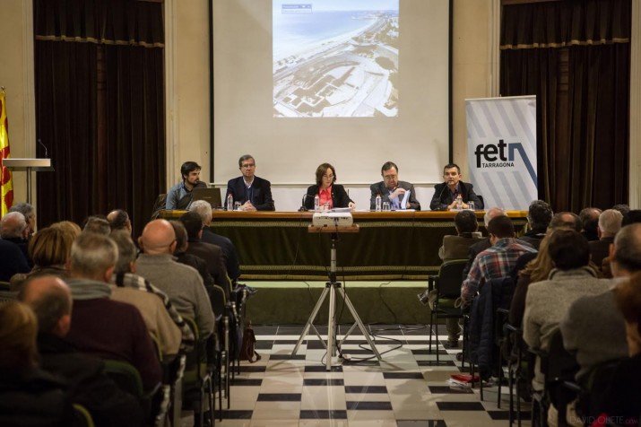 Presentació de la nova obra de 'Tàrraco. Patrimoni Mundial'. D'esquerra a dreta; Ferran gris, Joaquin Ruiz de Arbulo, Begoña Floria, Joan Josep Marca i Ricard Lahoz (foto: DAVID OLIETE) 
