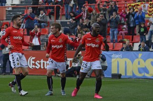 Achille Emana celebra el primer gol. Al final 2 a 1 per un Nàstic molt pràctic Foto:Nàstic
