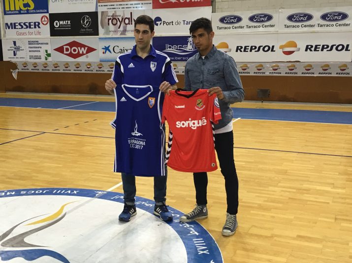 Els capitans del CBT i el Nàstic al pavelló del Serrallo. Foto cedida