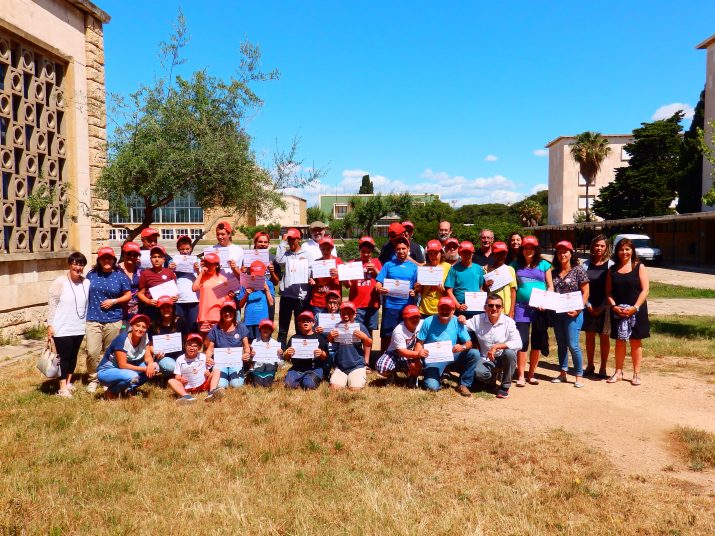 Tota la 'família' de l'escola Solc que ha participat al llarg del curs en el projecte 'Solcant la història'. Foto: Camp d'Aprenentatge de Tarragona 