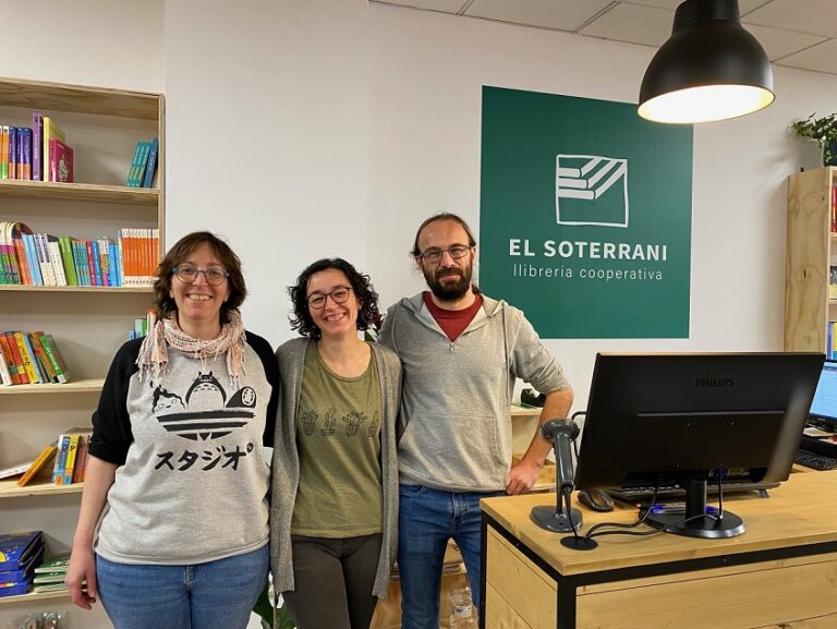 Un Sant Jordi de revifalla a les llibreries
