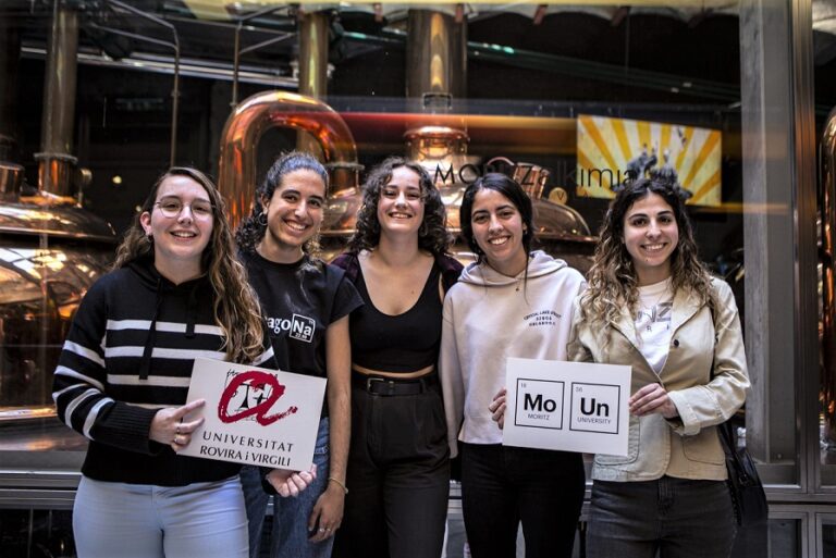 Cinc estudiants de la URV elaboren una cervesa “refrescant”